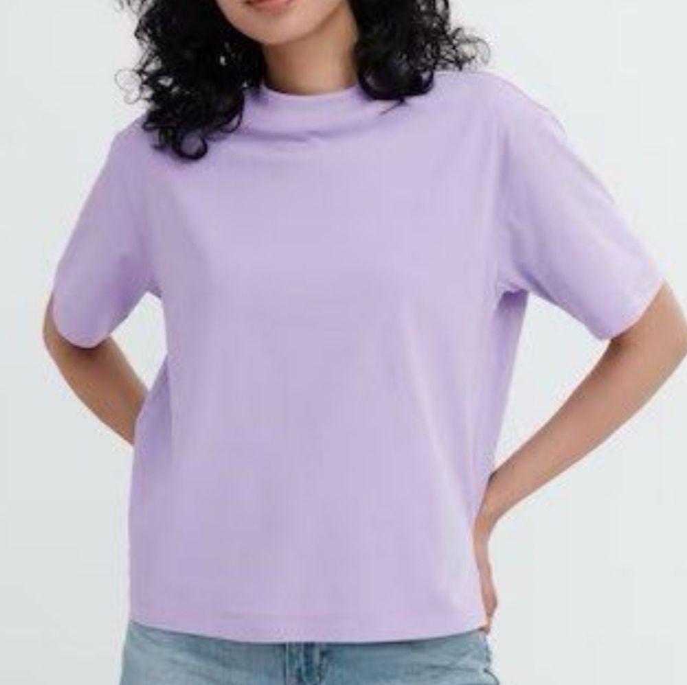 Uniqlo Lavender AIRISM Women's Top